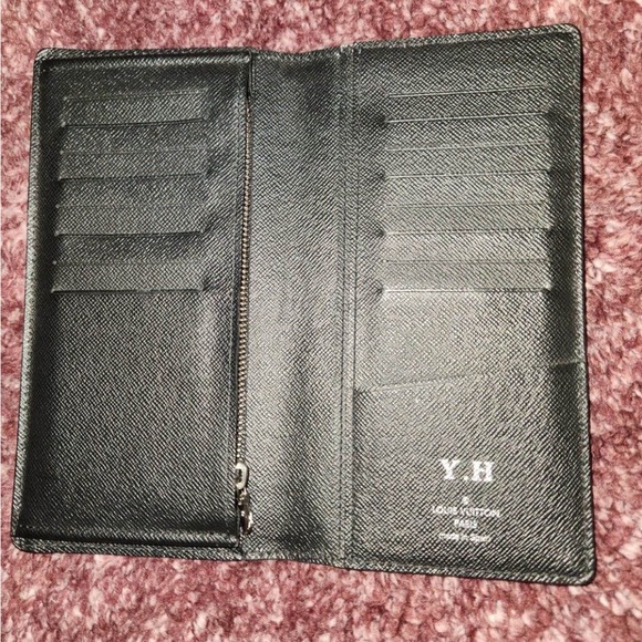 LV Preloved Black EPI Wallet 53775 - Picture 6 of 9